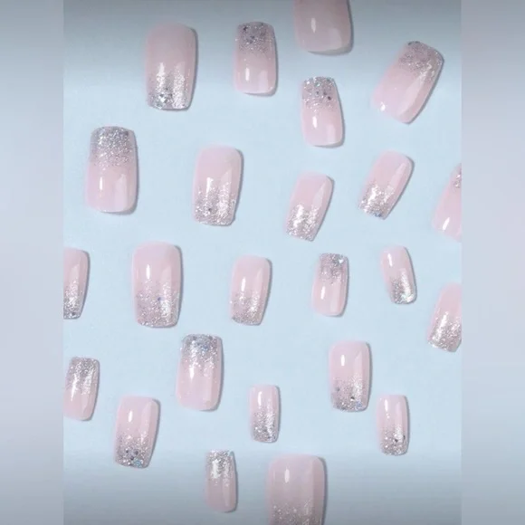 Silver Glitter Short Square Nail Kit | 24-Piece Press-On | New - Picture 2 of 7